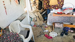 Aydın'da freni boşalan kepçe eve çarptı: 3 yaralı