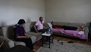 "Çaresiz" hastalığa yakalanan çocukları için çırpınıyor
