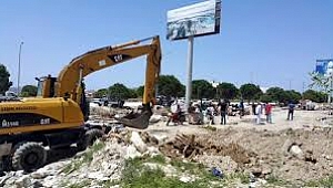 Çeşme'de Romanların çadırları kaldırıldı