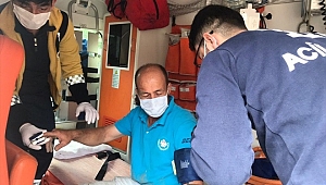 Demirci'de traktör devrildi: 1 kişi yaralandı