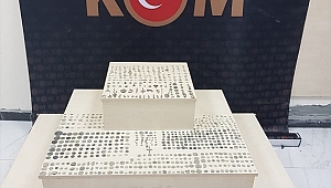 Durdurulan otomobilden tarihi eser yakalandı