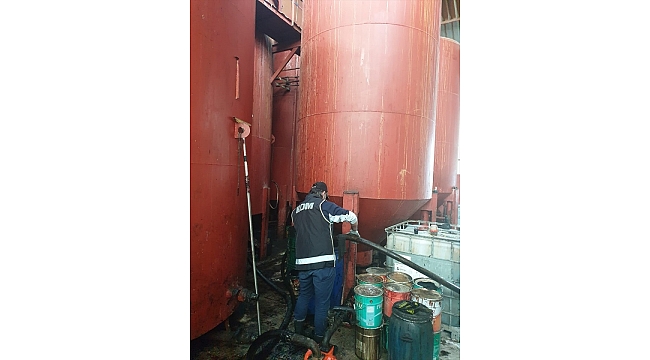 İzmir'de 110 ton kaçak akaryakıt ele geçirildi