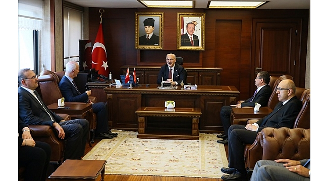 İzmir Valisi Köşger görevine başladı: