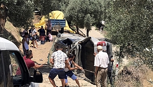 kamyonet zeytin bahçesine devrildi: 2 yaralı