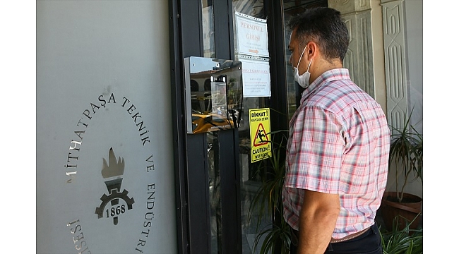 Meslek lisesi öğretmenlerinden "ateş ölçerli yüz tanıma" cihazı