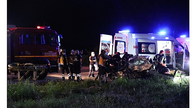 Otobüs ile otomobil çarpıştı: 2 ölü, 2 yaralı