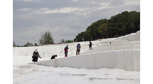Pamukkale'yi 8 günde 2 bin kişi ziyaret etti