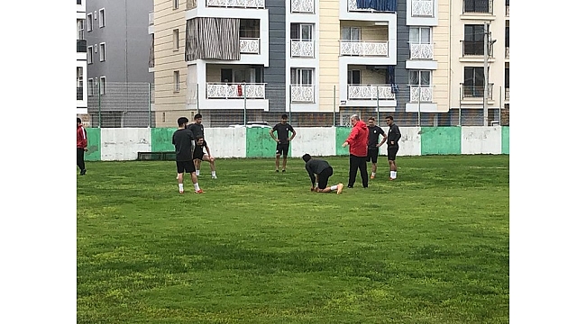 Salihli Belediyespor'da Sosyal Mesafeli İlk Antrenman