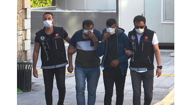 Suçüstü yakalanan 4 uyuşturucu şüphelisinden ikisi tutuklandı