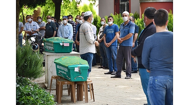 Trafik kazasında ölen kardeşler toprağa verildi