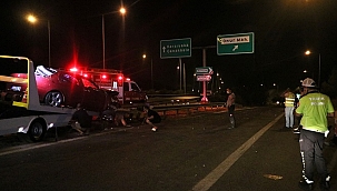 Bariyerlere çarpan otomobilin sürücü hayatını kaybetti