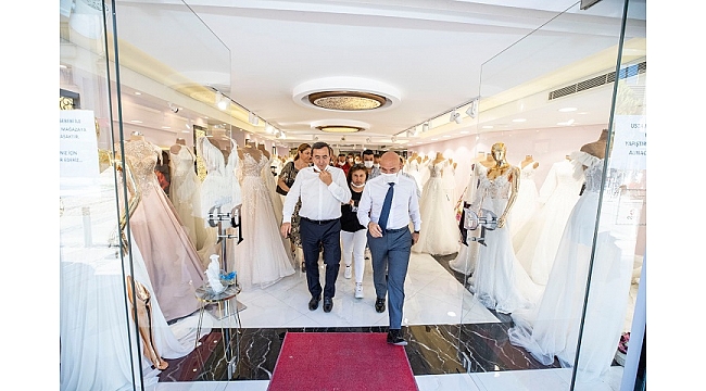 Başkan Soyer&#039;den Gelinlik Fuarı mesajı