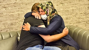 Diyarbakır annelerinden biri daha evladına kavuştu