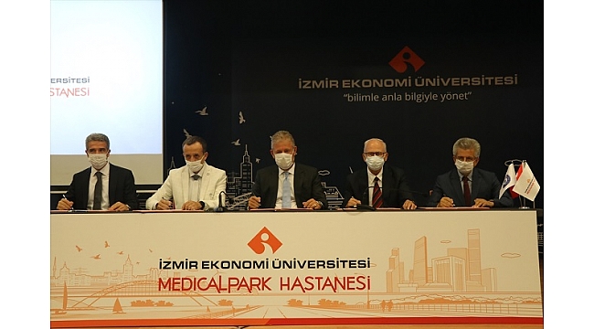 İEÜ ile Medikal Park İzmir arasında protokol imzalandı