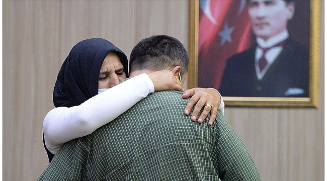 İkna edilen PKK'lı terörist Suriye sınırında teslim oldu