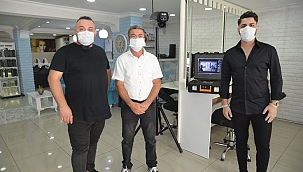 İzmir’de Kuaför Salonundan Isı Ve Maske Avcısı Teknoloji İle Koronavirüs Tedbiri,