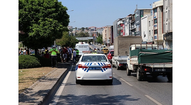 İzmir'de otomobilin çarptığı kişi hayatını kaybetti