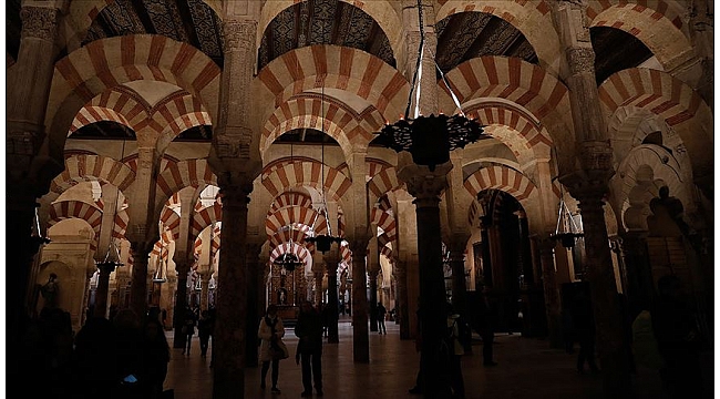 Kurtuba Ulu Cami yıllardır sadece Katoliklerin ibadetine açık tutuluyor