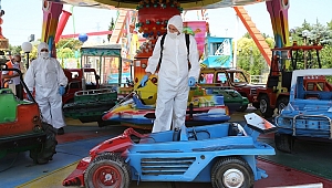 Lunapark ve tematik parklar 'kontrollü sosyal hayat' çerçevesinde açıldı