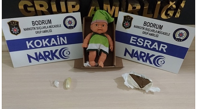 Oyuncak bebeğin içinden uyuşturucu çıktı