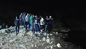 Serinlemek için gölete giren genç boğuldu