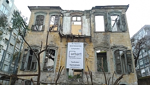 Tarihi Köşk Ayağa Kalkıyor