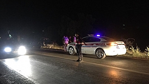 Tire'de kamyonete çarpan motosiklet sürücüsü yaralandı