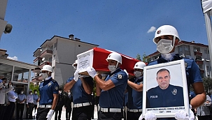 Trafik kazası sonucu şehit olan polis memuru toprağa verildi