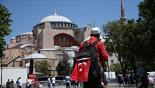 Türkiye'nin dört bir tarafından Ayasofya Camisi'nde namaz kılmak için geldiler