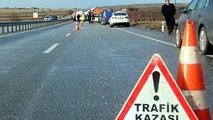 Uşak'ta bariyerlere çarpan araçtaki 3 kişi öldü,