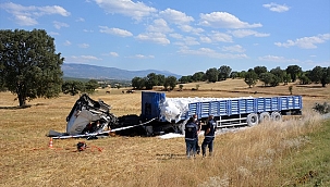 Uşak'ta iki tırın çarpışması sonucu 1 kişi öldü