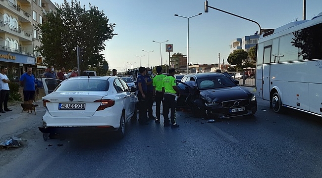 Aydın'da zincirleme trafik kazasında 8 kişi yaralandı