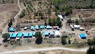 Çadırları mühürlenen Roman vatandaşlar belediyeye tepki gösterdi