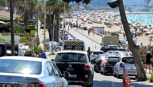 Çeşme'de bayram yoğunluğu