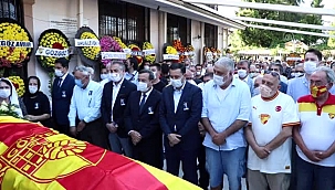 Göztepe'nin eski futbolcularından Halil Kiraz son yolculuğuna uğurlandı