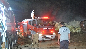 İzmir'de çıkan yangında 3 ton saman yandı