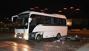 İzmir'de minibüse çarpan motosikletin sürücüsü öldü