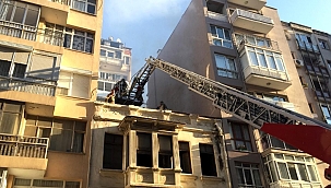 İzmir'de tarihi yapıda korkutan yangın