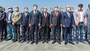 Soyer, CHP İzmir İl Örgütü’nün düzenlediği törene katıldı