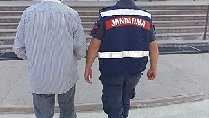 Çocuk parkında uyuşturucu satarken yakalandı