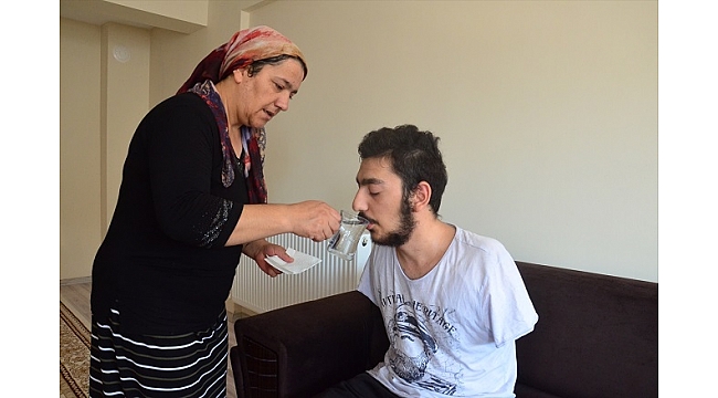 Genç Samet, hayata yeniden dokunmak istiyor