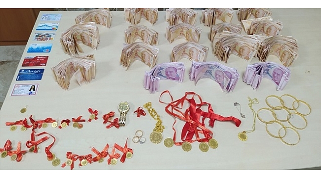 Görümcüsünün düğününde takılanları çaldı