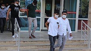 İzmir'de dolandırdılar,Manisa'da yakalandılar