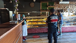 İzmir'de Kovid-19 tedbirlerine uymayanlara ceza yağdı
