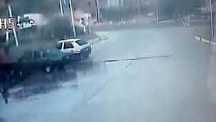 İzmir'de otomobille minibüs çarpıştı: 2 ölü, 2 yaralı