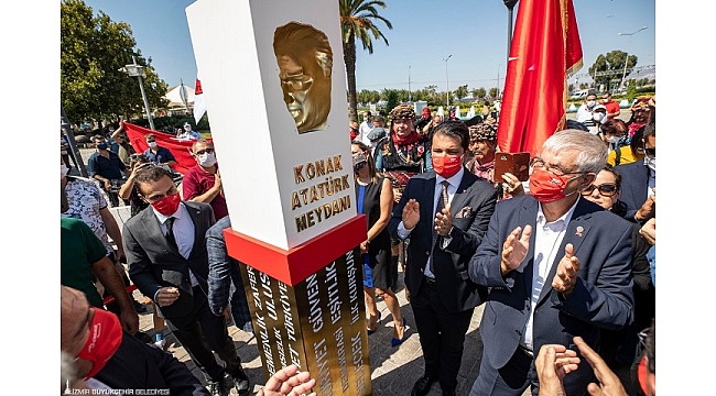 Konak Atatürk Meydanı'na özel tasarım