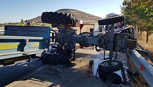 Manisa'da traktör ile otomobil çarpıştı: 1 ölü, 1 yaralı