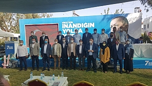 AK Parti Dikili İlçe Başkanı Şekerci güven tazeledi