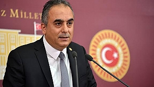 AK Parti İstanbul Milletvekili Markar Esayan vefat etti