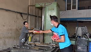Aliağa Belediyesinden esnafa Cumhuriyet Bayramı sürprizi